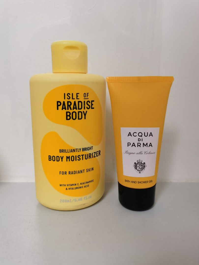 Isle of Paradise Brilliantly Bright Body Moisturizer with Vitamin C & Niacinamide - 280 ml