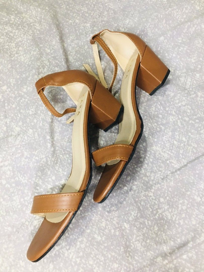 Size 9 top block heels
