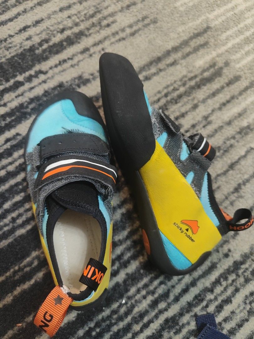 Kids climbing shoes