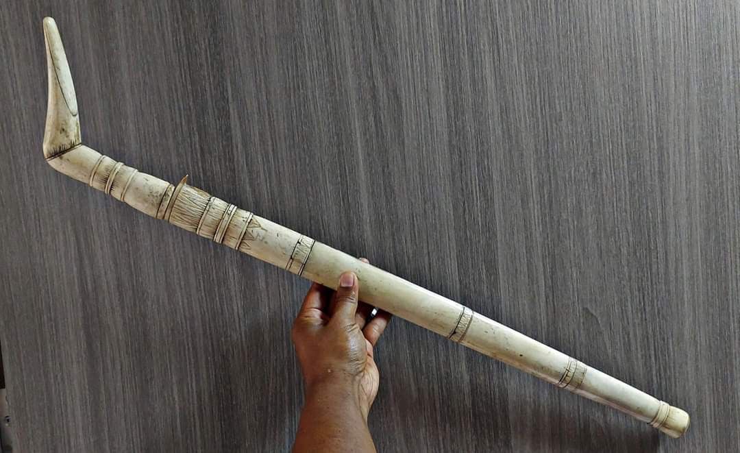 Klewang borneo (Category: Vintage Collectibles) located in Singapore. Submitted by munni92 (Listing ID 1258930219, Image 2). Description: *strictly for decoration/ display, item is not sharp* no low ballers will not entertain unnecessary questions.