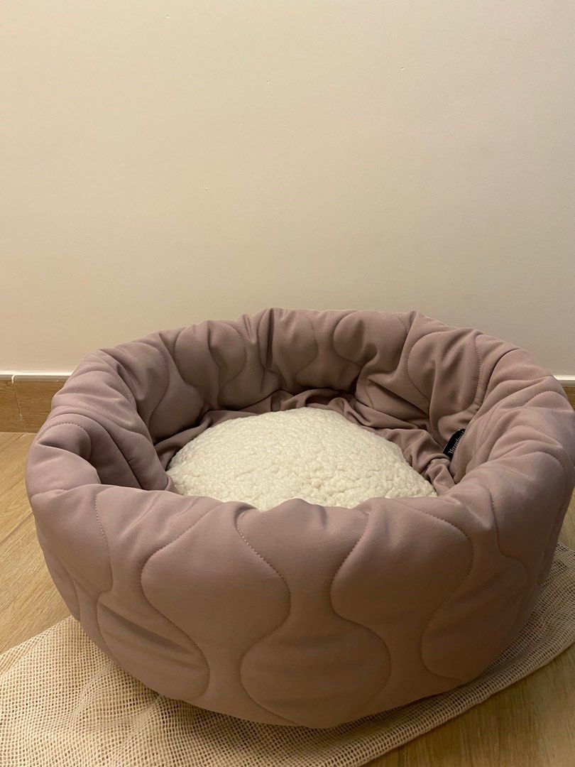 Lambwolf TAART // Reversible donut bed. Dog bed . Cat bed. 雙面用