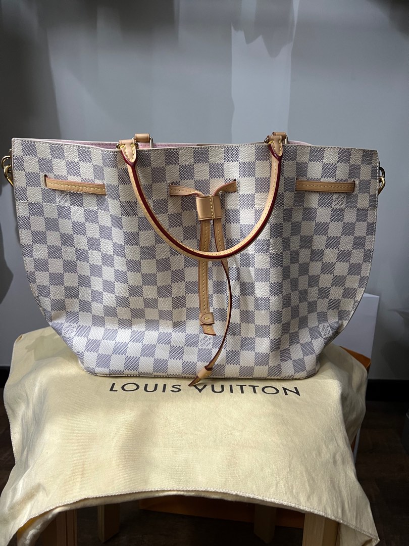 Girolata louis vuitton store