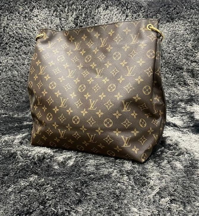 Authentic Louis Vuitton Monogram Metis Hobo Handbag M40781