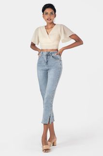 (Category: ) located in . Submitted by wardrobesos (Listing ID 1259048135, Image 1). Description: .