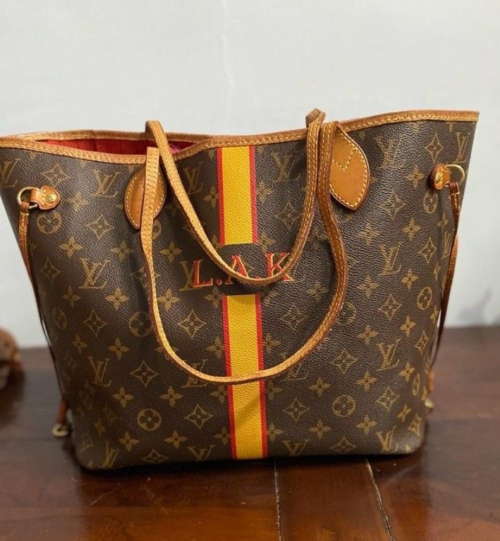 Louis Vuitton Neverfull GM (biggest size), Women's Fashion, Bags & Wallets,  Cross-body Bags on Carousell