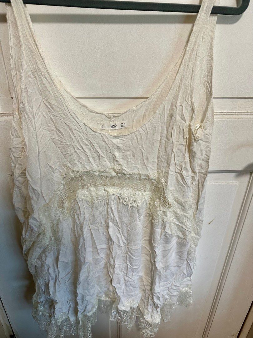 Mango White Dress/Top (Category: Blouses) located in Manila. Submitted by mixandbits (Listing ID 1258979934, Image 2). Description: Small on tag Runs big fits Xl-xxl.