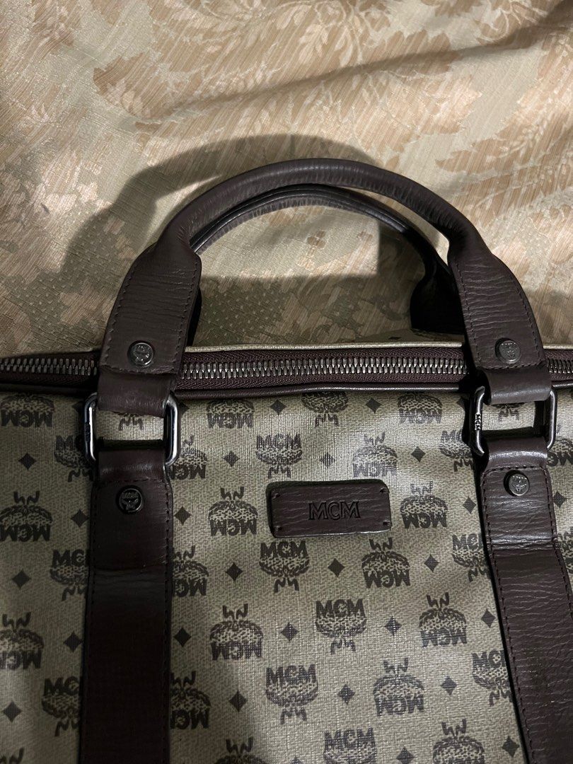 MCM Laptop bag/Document bag (Category: Luxury Bags & Wallets) located in Apalit. Submitted by crstphrrkean (Listing ID 1259044132, Image 2). Description: MCM laptop bag negotiable .