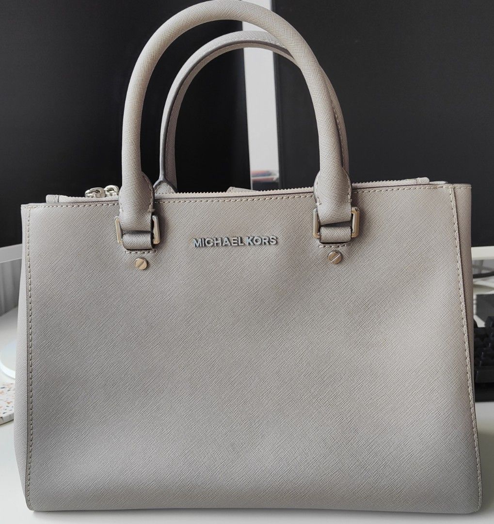 Kors Bedford Large Convertible Shoulder Bag in Pearl Grey - Michael Kors bag  - 889154575974 | Fash Brands