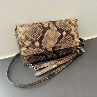 MK Daniela Large Saffiano Leather Crossbody Bag, Women's Fashion, Bags &  Wallets, Cross-body Bags on Carousell