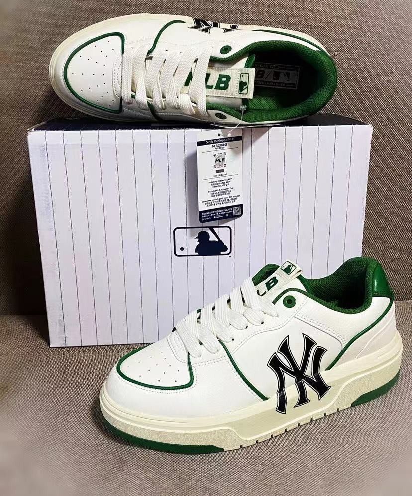 Reebok new york yankees outlet sneakers