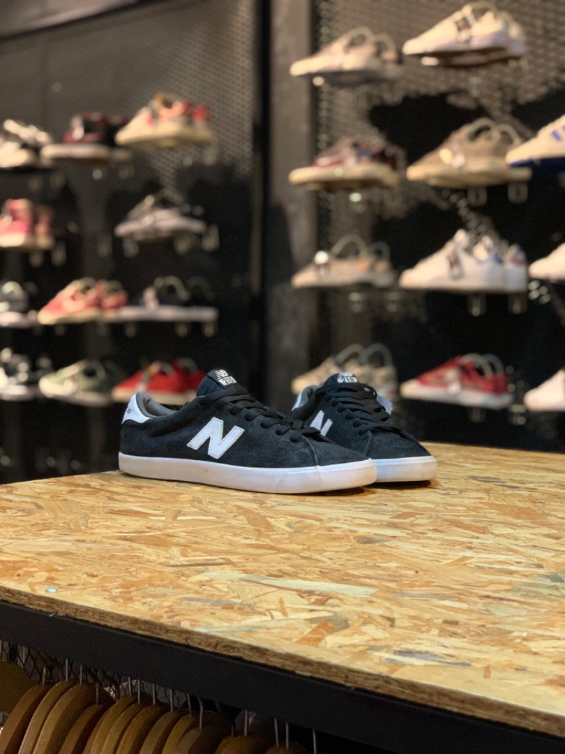 New balance 210 top black skate trainers