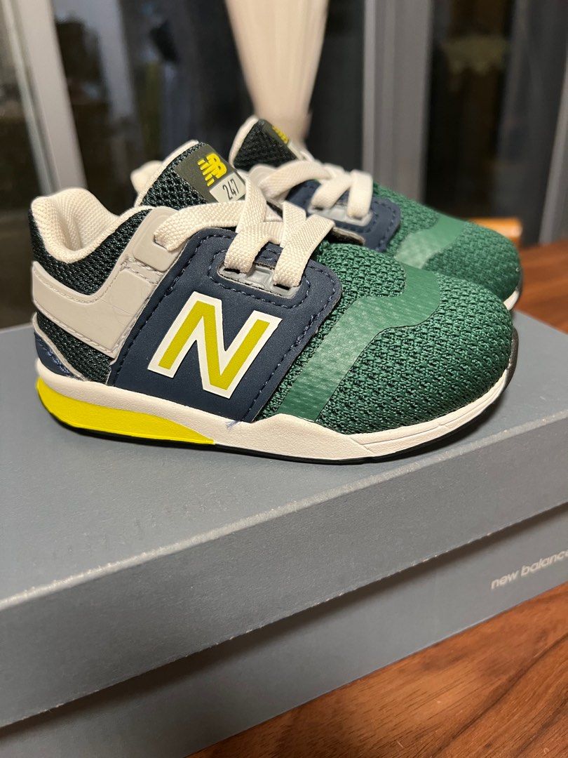 New balance 247 kids top