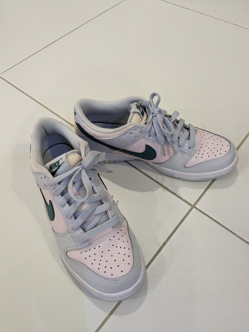 sneakers nike pastel
