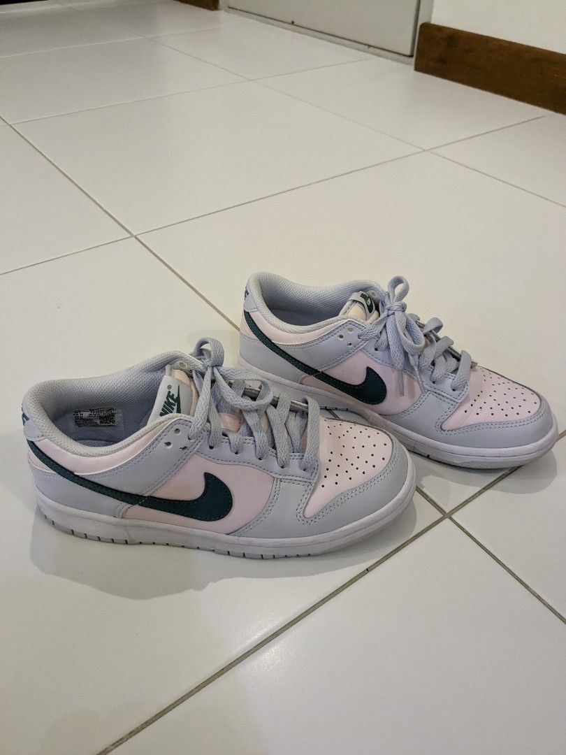 sneakers nike pastel