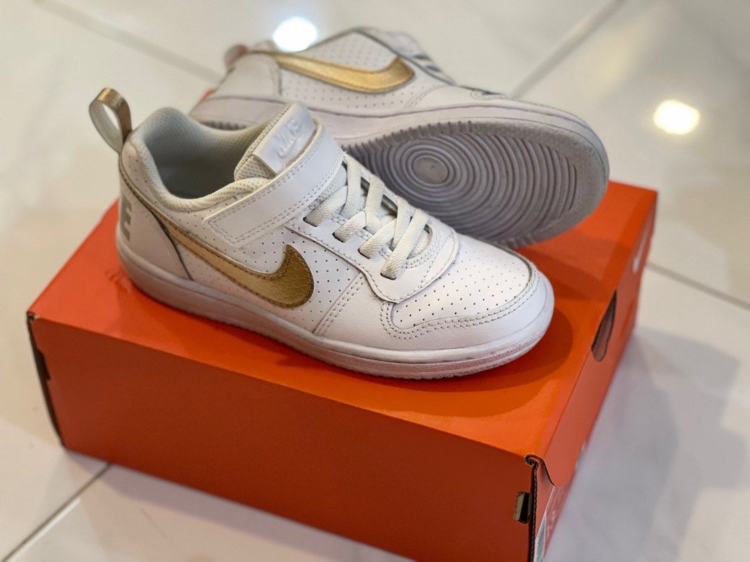 Gold nike cheap girl shoes
