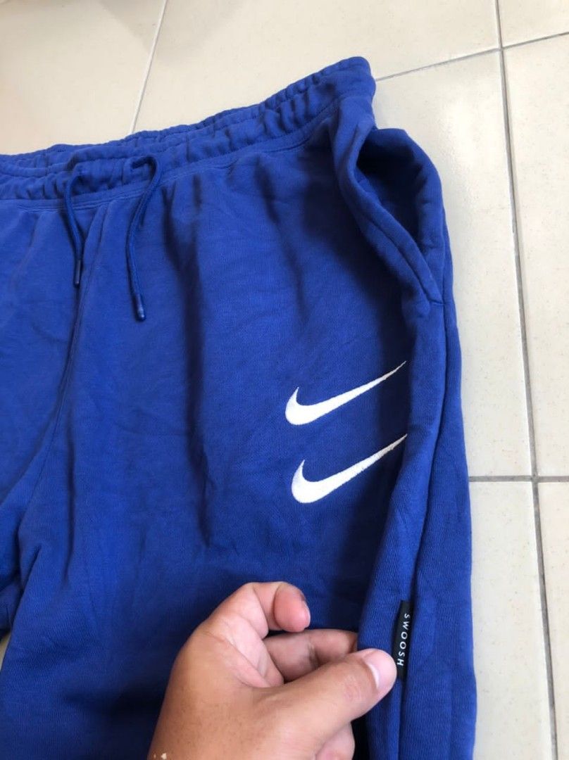 Jogging nike hotsell double swoosh bleu