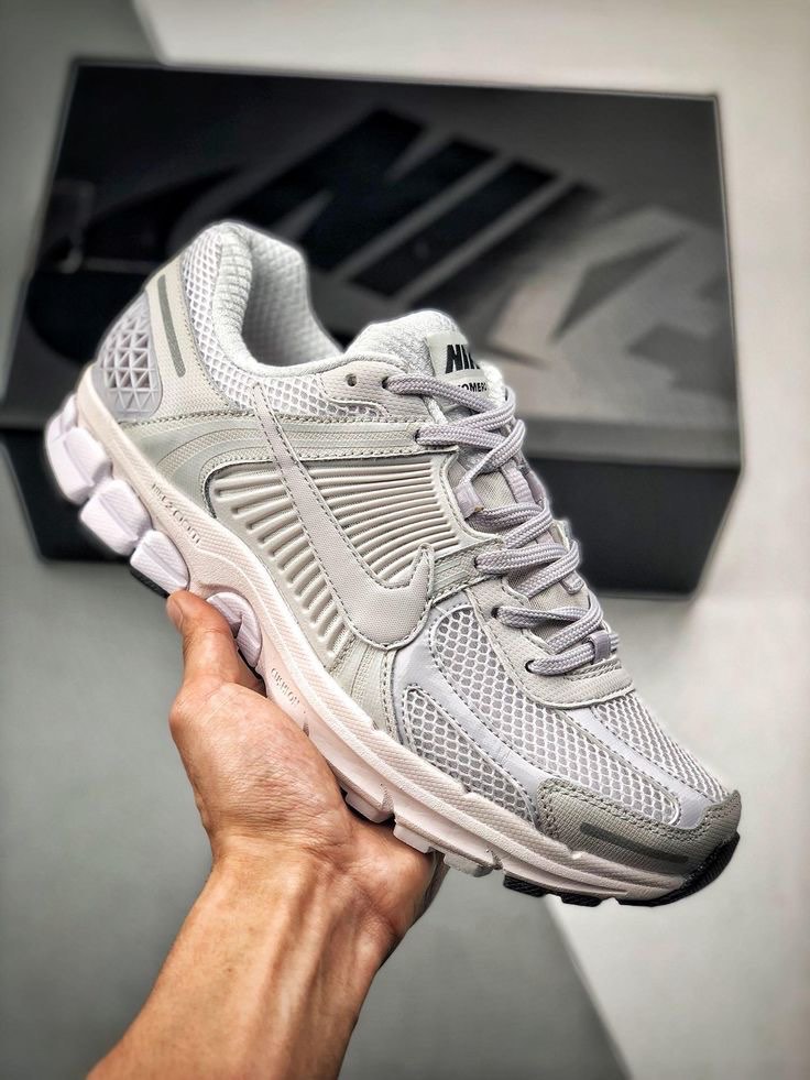 Nike vomero sales vast grey