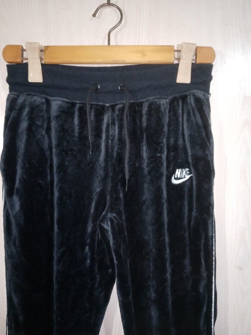 Nike heritage velour clearance joggers