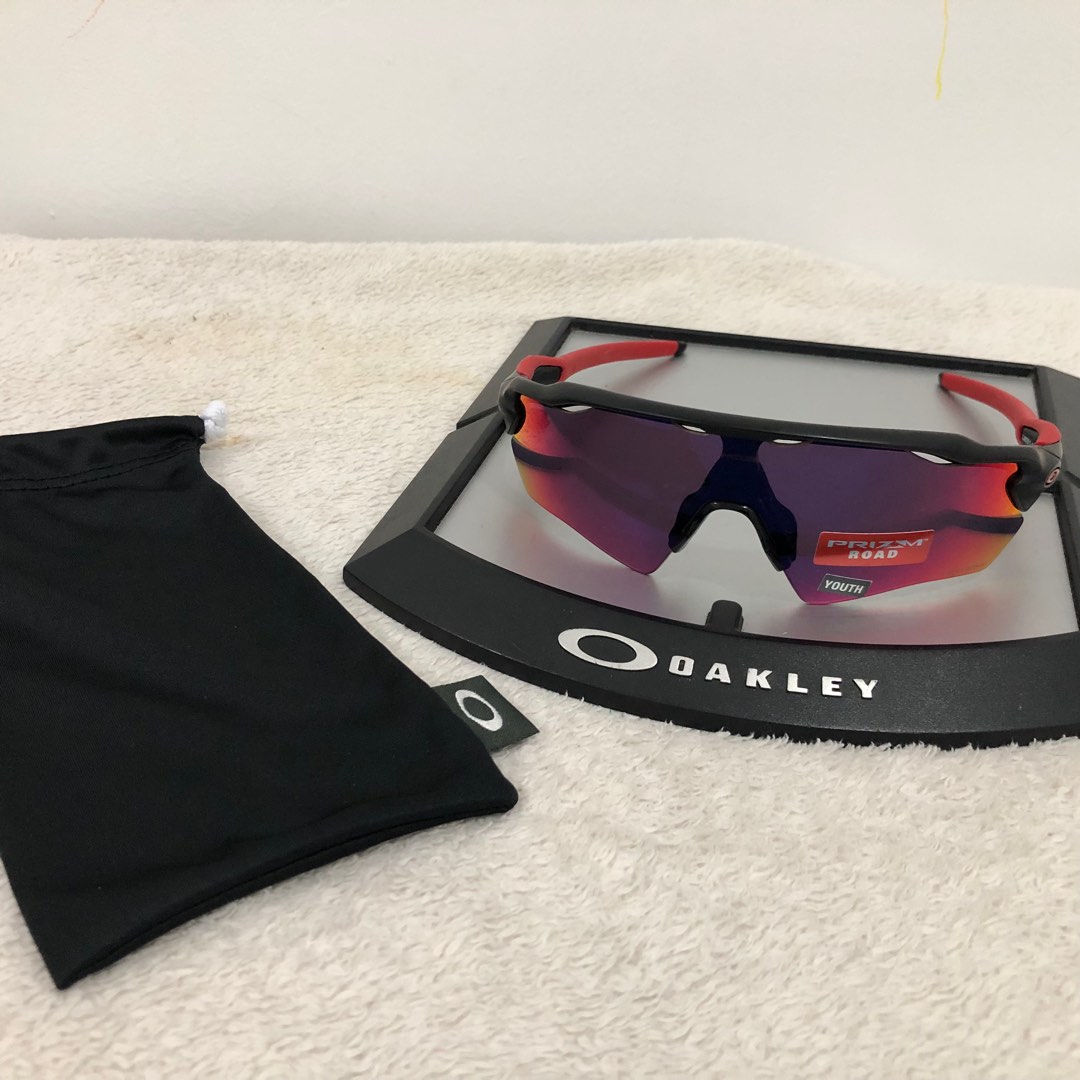Oakley Radar EV xs Prizm Road Men s Fashion Watches