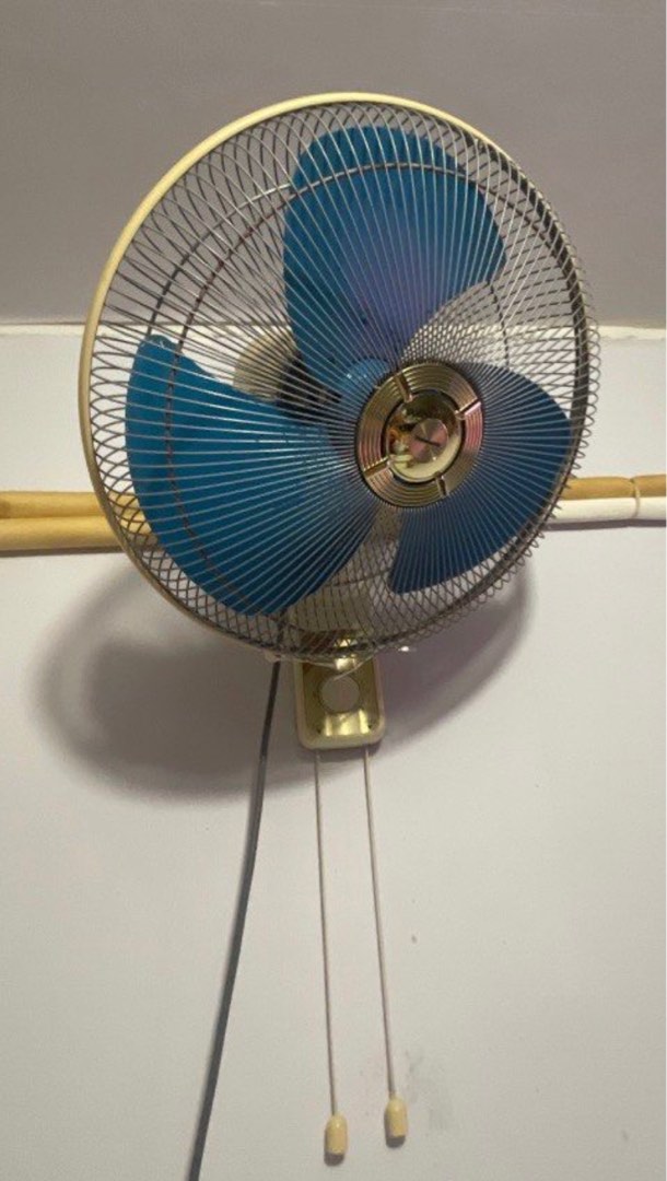 Panasonic掛牆風扇 12吋、16吋, 傢俬＆家居, 燈飾及風扇, 風扇 - Carousell