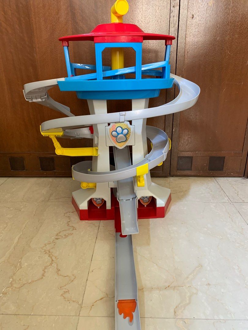 Paw patrol store treehouse playset