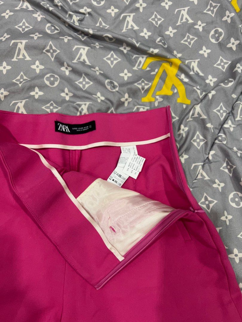pink pant, Women's Fashion, Bottoms, Shorts on Carousell