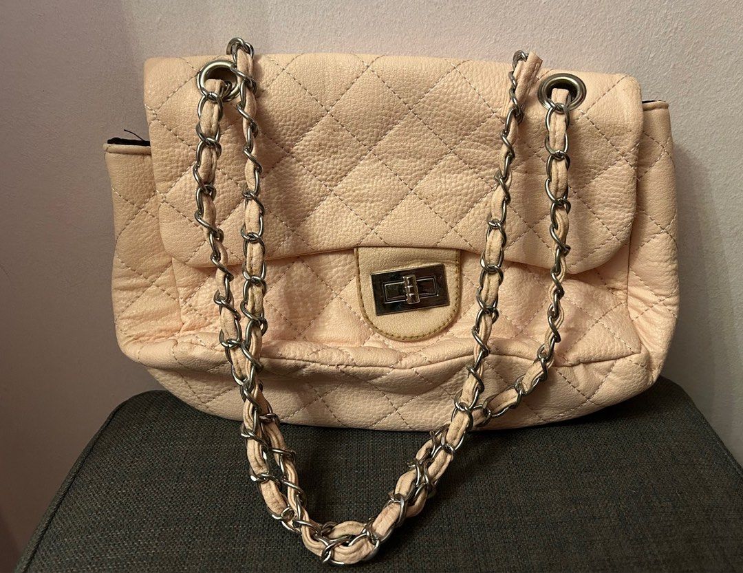 Chain quilted shoulder bag hot sale