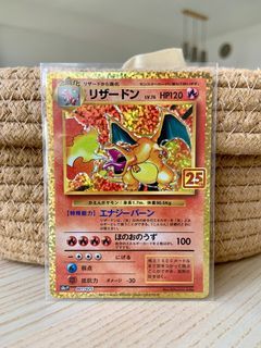 Pokemon TCG - s8b - 017/184 (Kira) - Charizard