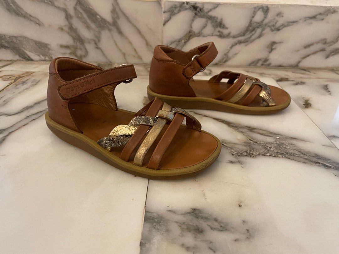 Girls hotsell sandals leather