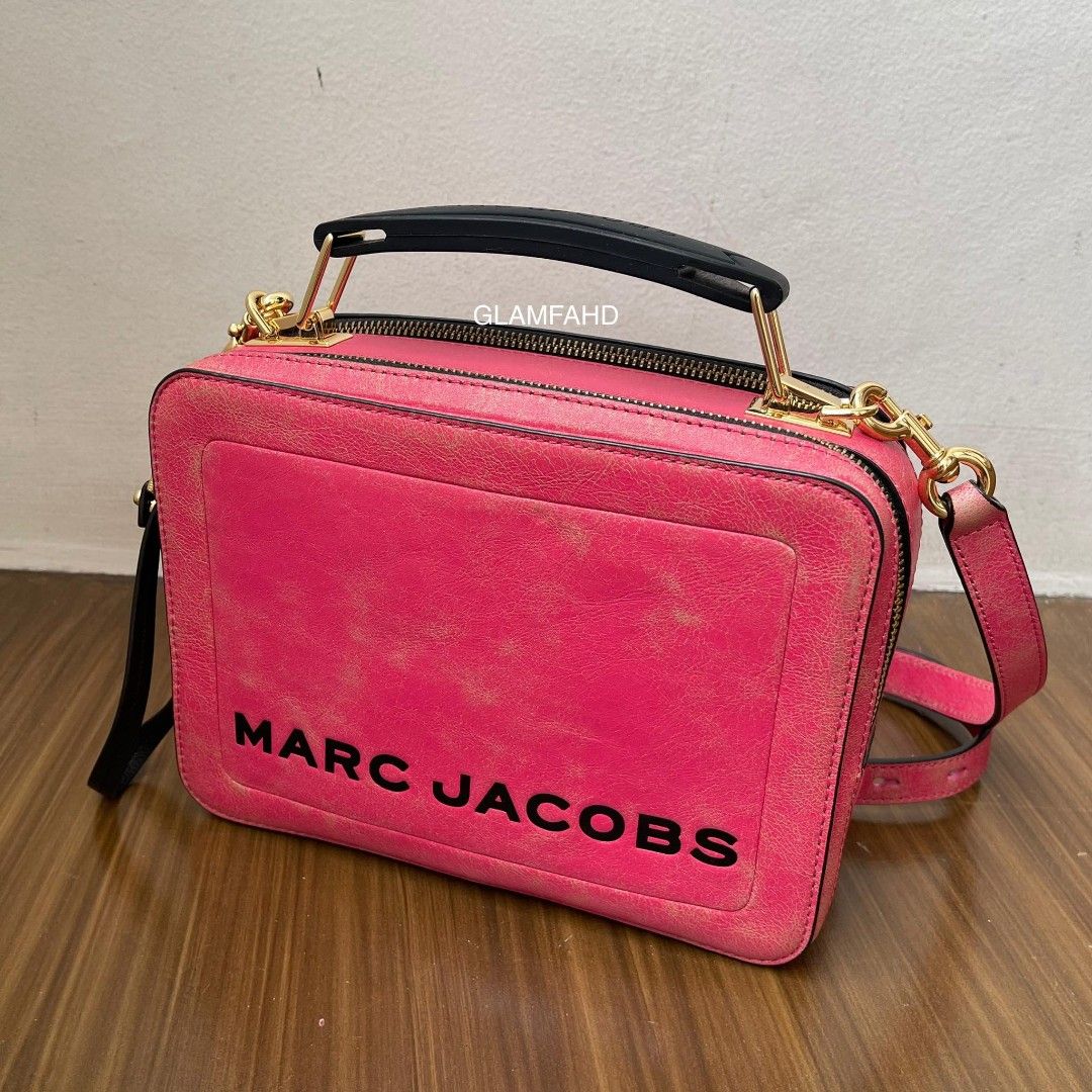 Pre Owned Authentic MARC JACOBS The Box Distressed Leather Bag (Category: Luxury Bags & Wallets) located in Paranaque City. Submitted by Glamfahd (Listing ID 1259063818, Image 2). Description: PRE OWNED AUTHENTIC MARC JACOBS THE BOX DISTRESSED LEATHER BAG Features Leather Measurements: 9x6.5x3 Inches Zipper closure 2 compartments Interior zip pocket Distressed leather Inclusion/s: Dustbag, removable strap and card Condition Good condition Some si