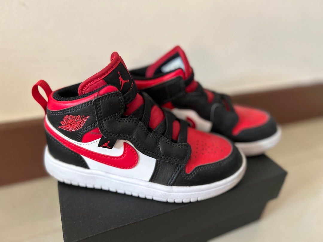 Nike air jordan hotsell 1 mid alt