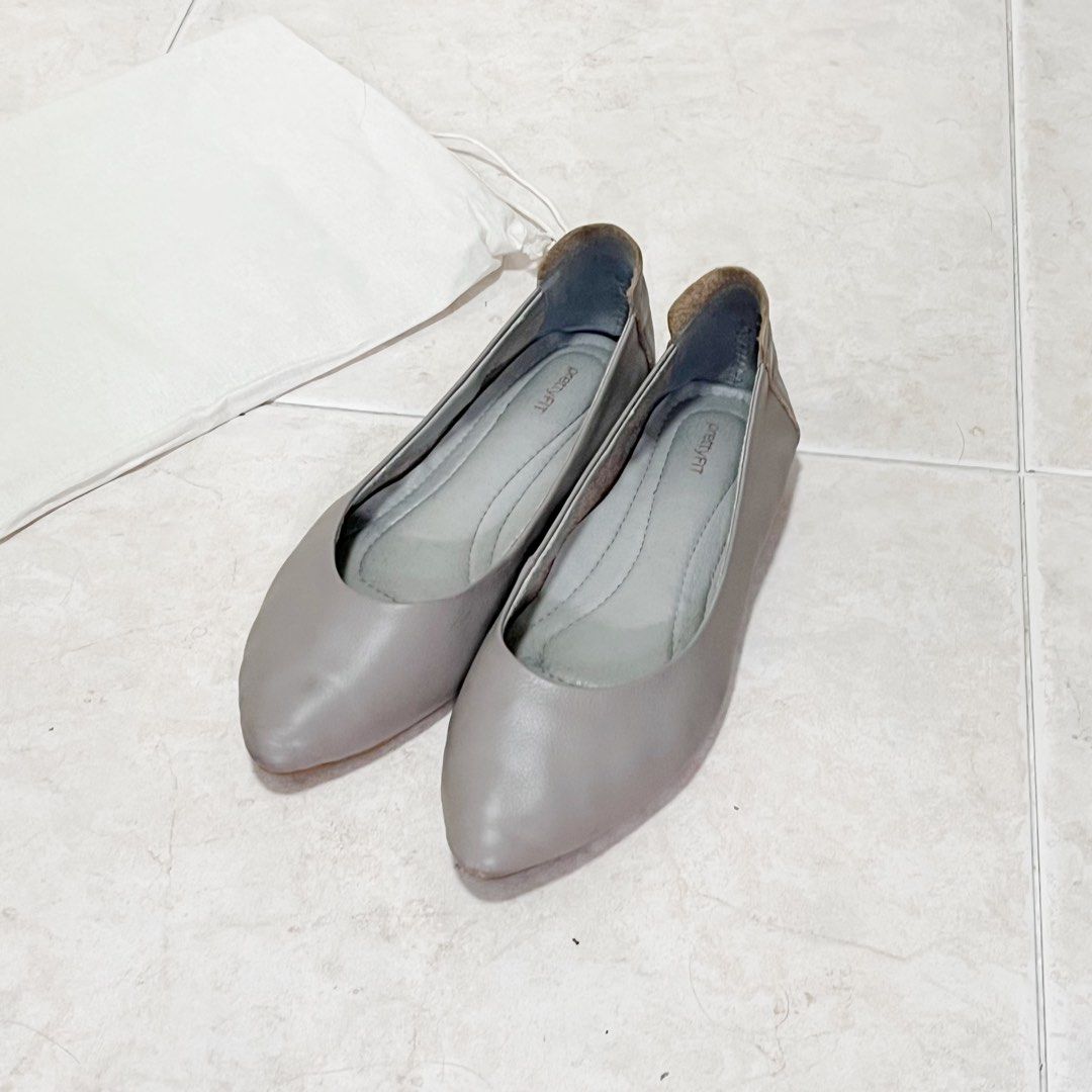 Ladies 2024 gray flats
