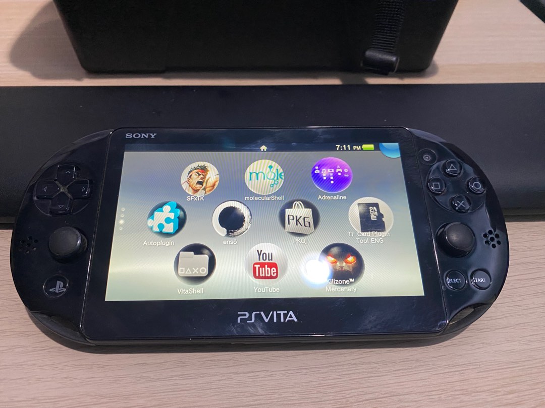 Ps Vita 2000 (Black) (JAILBROKEN) / PS VITA 2K / 128GB, Video Gaming