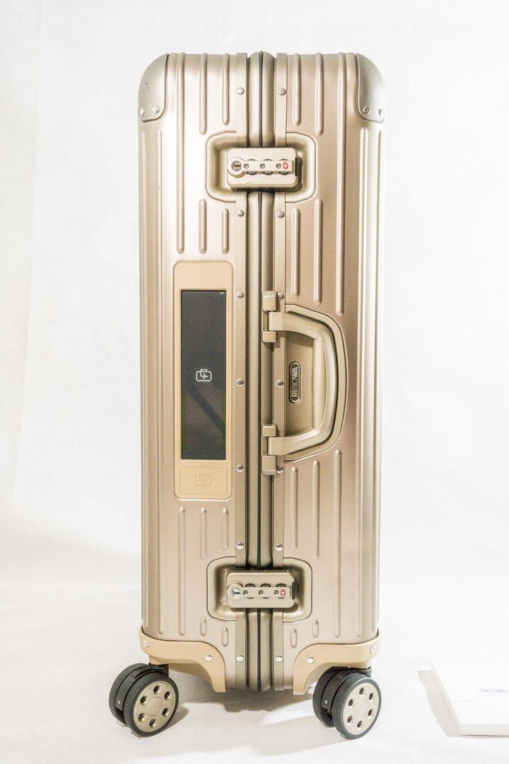 Rimowa topas titanium 70 sale