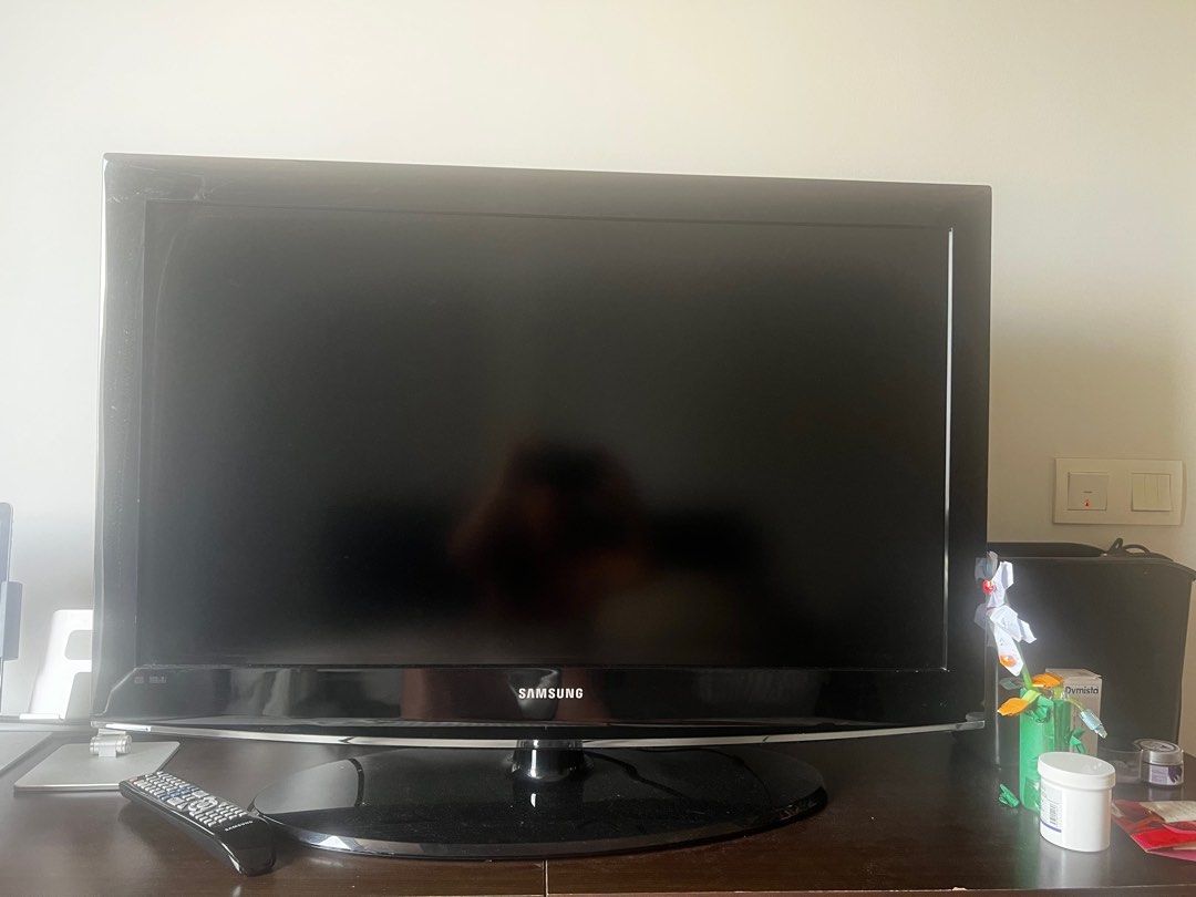 Samsung TV 37 inch like new include brackets, TV & Home Appliances, TV ...
