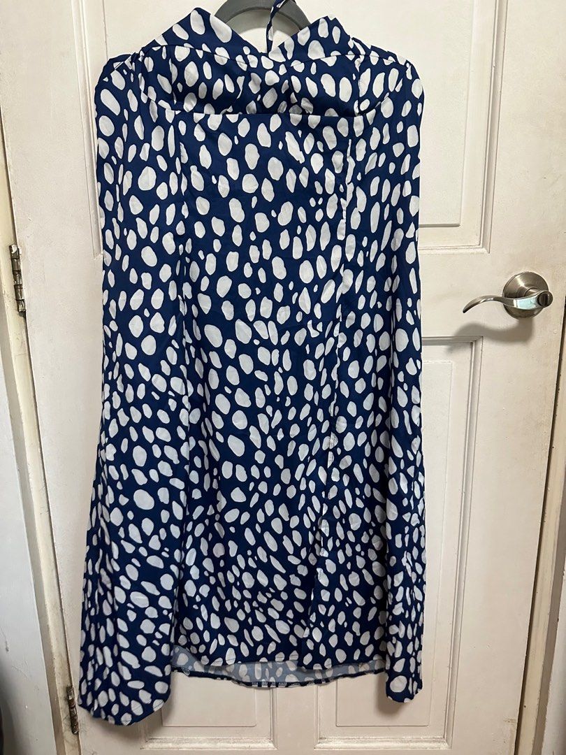Satin Dress (Category: Dresses) located in Manila. Submitted by mixandbits (Listing ID 1258973892, Image 1). Description: Satin Dress Fits XL Cover up or lounge dress.