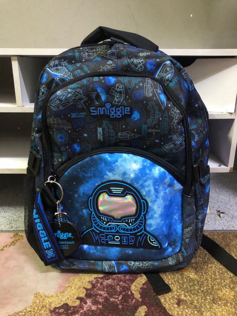 Smiggle space backpack outlet