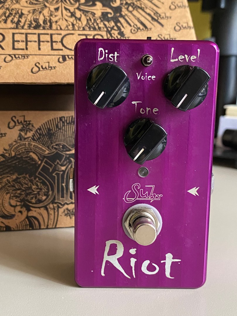 Suhr Riot distortion pedal, 興趣及遊戲, 音樂、樂器& 配件, 樂器