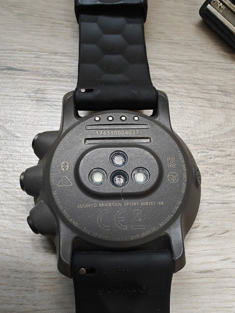 Suunto spartan sport hotsell wrist hr ár