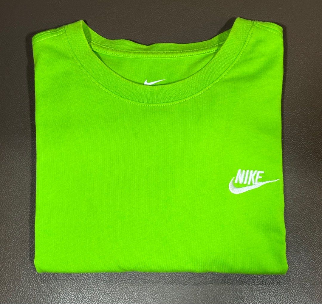 White and neon green nike shirt sales