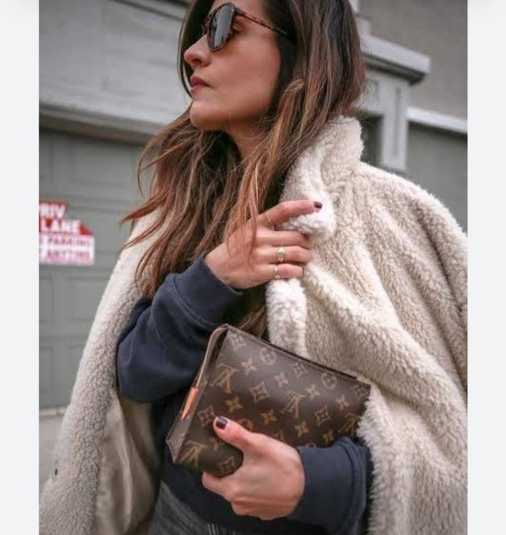 Tas Louis Vuitton Makeup Bag With Pouch, Fesyen Wanita, Tas & Dompet di  Carousell
