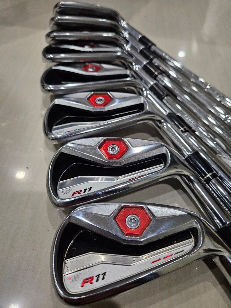 Taylormade R1, Sports Equipment, Sports & Games, Golf on Carousell