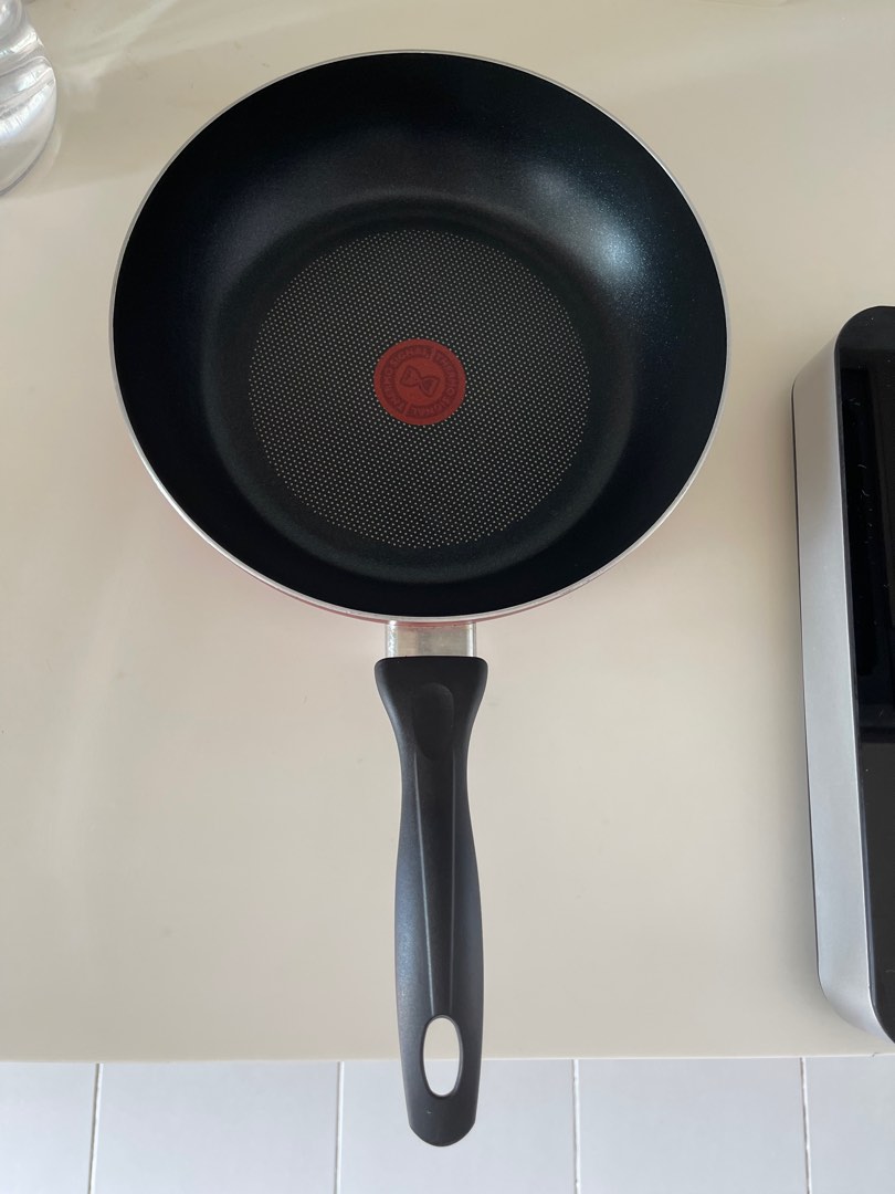 Tefal Frying Pan 26cm, Furniture & Home Living, Kitchenware & Tableware
