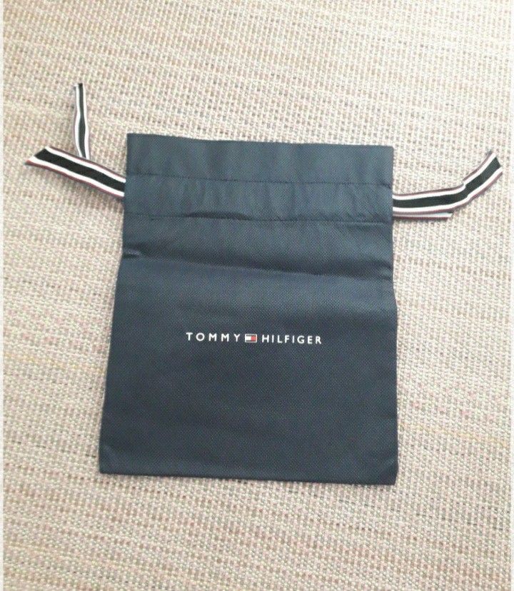 Tommy hilfiger hotsell dust bag