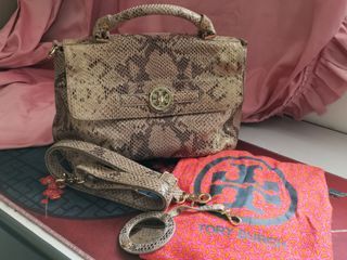 Tory Burch T Monogram Jacquard Barrel Shoulder Bag, Women's Fashion, Bags &  Wallets, Shoulder Bags on Carousell