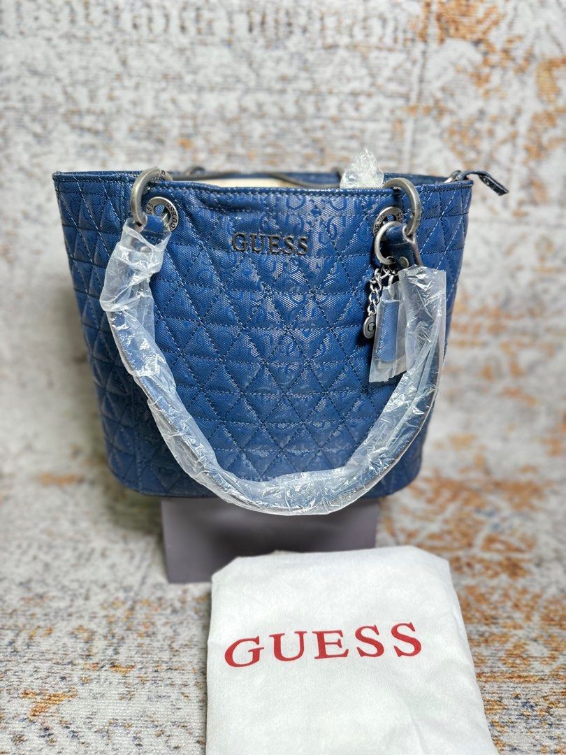 Tote Guess warna biru, Barang Mewah, Tas & Dompet di Carousell