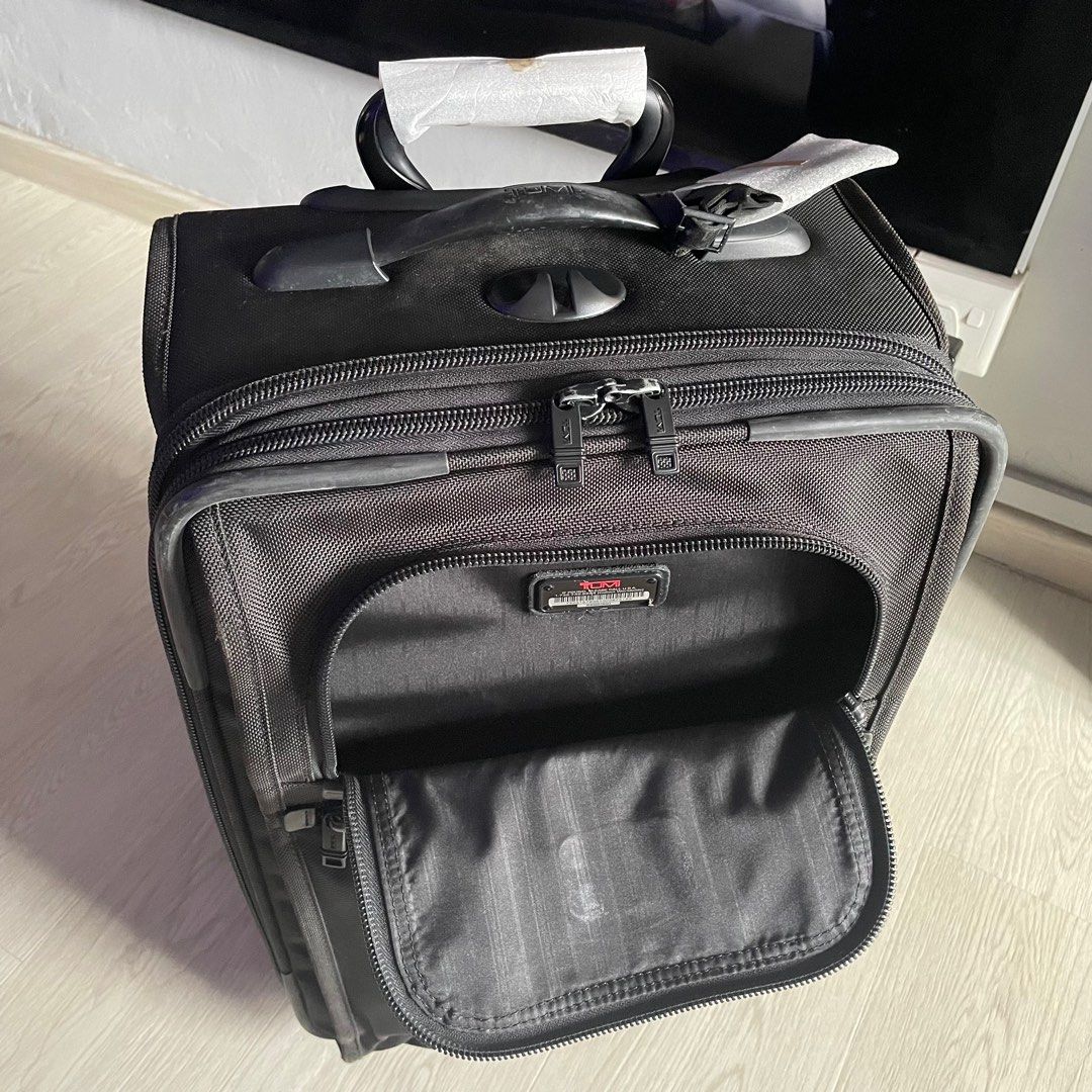 Tumi luggage deals hook