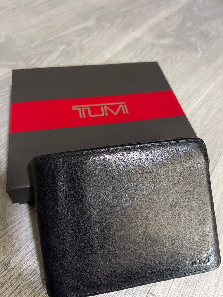 Tumi Men s Wallet