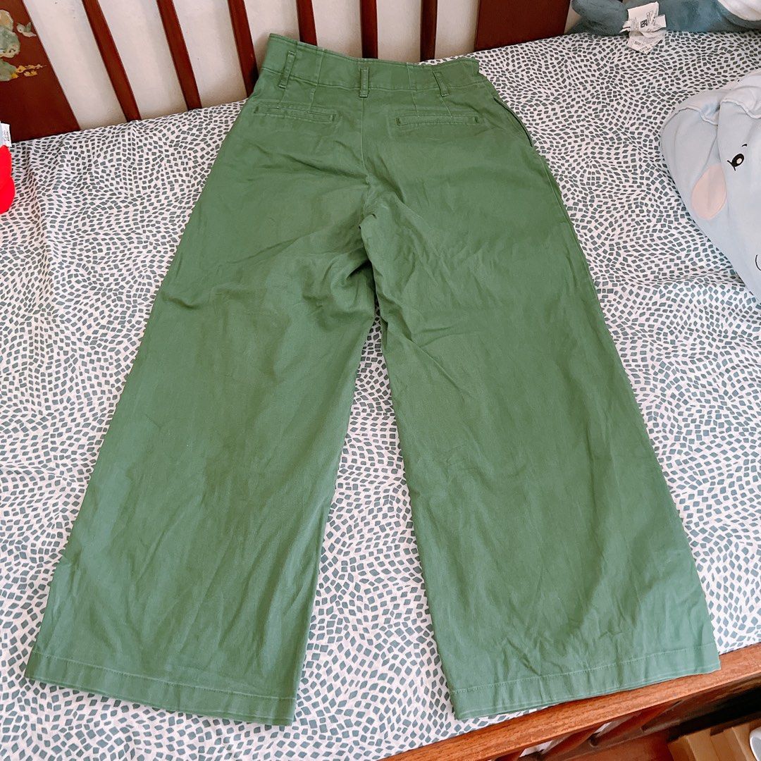 Uniqlo wide leg chino pants in olive, Women's Fashion, Bottoms, Other