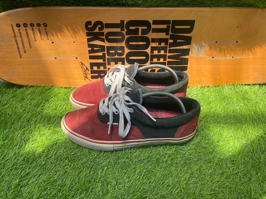 Vans era x Spitfire pro, Fesyen Pria, Sepatu Sneakers di Carousell